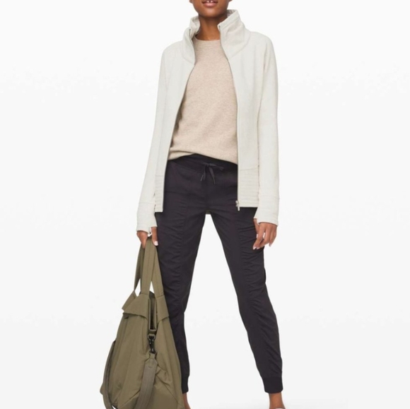 Lululemon Radiant Full Zip Jacket, Size 6, in Ivory. EUC - Picture 2 of 5